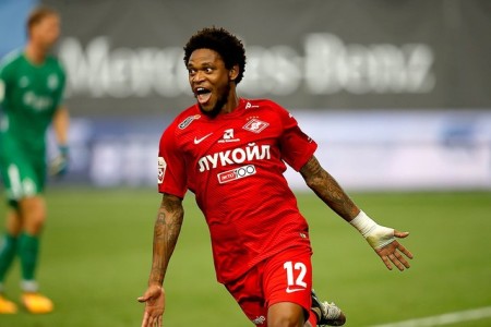Palmeiras acerta com o atacante Luiz Adriano