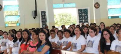 Catequistas de Bela Vista participam de encontro de formação em Jardim