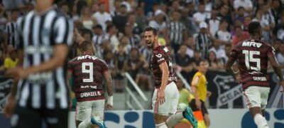 Flamengo usa alta qualidade contra ousadia rival e vira líder