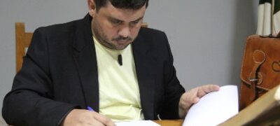 Vereador Johnys quer plantio de eucalipto para combater mau cheiro