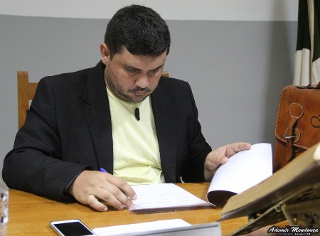 Vereador Johnys quer plantio de eucalipto para combater mau cheiro