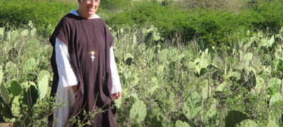 O padre brasileiro que foi morar no lixão para resgatar as pessoas jogadas no lixo