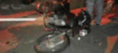 Motociclista morre em Bela Vista após invadir contramão e bater de frente com caminhão