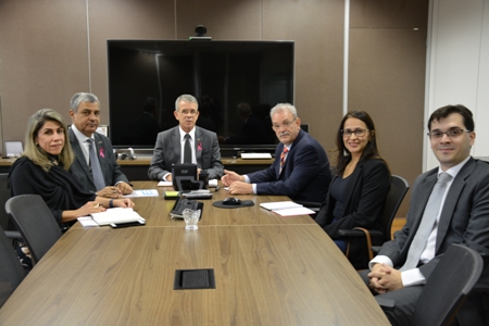 Em Brasília, secretário articula recursos para Hospital da Mulher e da Criança