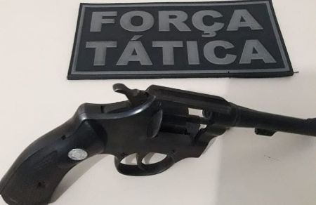 Polícia Militar apreende arma de fogo durante abordagem em Jardim