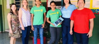 Vereadora Fabrizia Tinoco homenageia alunos e organizador do Projeto Soletrando