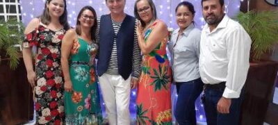 Empresário Paulinho Pucheta oferece pizza a formandas do curso de manicure e pedicure  