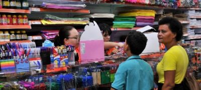 Especialista alerta para cuidados que pais precisam ter ao mudar crianças para nova escola