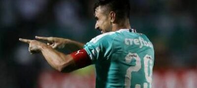 Willian marca três vezes, e Palmeiras atropela o Oeste no Pacaembu