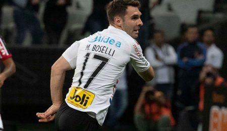 Corinthians cai em Campinas em noite de estreias e pênalti perdido