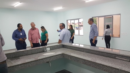 Secretário entrega equipamentos, veículos  e vistoria obras em municípios do interior