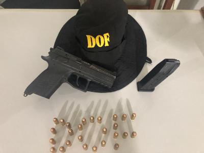 DOF prende homem com pistola com numeração raspada próximo a Vila União, em Deodápolis