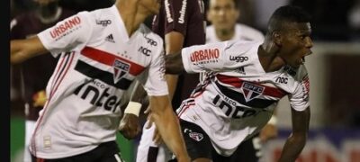Com Pato titular, Tricolor vence a Ferroviária de virada na Fonte Luminosa