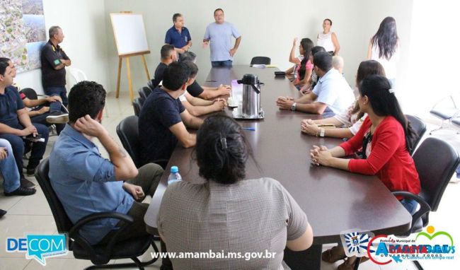 Prefeito Dr. Bandeira empossa concursados em diversos cargos para a Prefeitura de Amambai