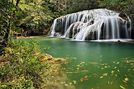 Passeio de cachoeiras e flutuação em Bonito e Jardim mostram imagens de natureza inspiradoras em novos vídeos institucionais
