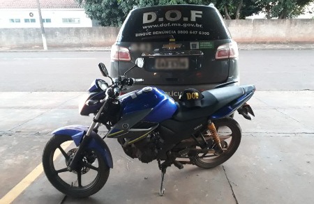 Motocicleta roubada é recuperada pelo DOF em estrada vicinal