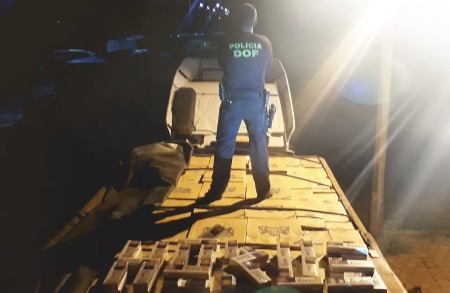 Carreta com 40 mil pacotes de cigarros foi apreendida pelo DOF durante a Operação Hórus na Fronteira