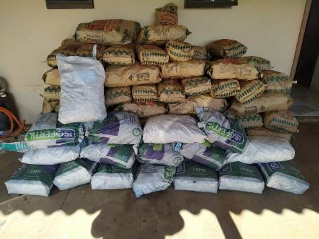 PMA de Costa Rica apreende 662 kg de carvão nativo que era comercializado ilegalmente e autua conveniência em R$ 3,3 mil