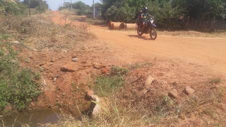 Vereador Xetinho reivindica cascalhamento e patrolamento no Bairro Nova Esperança