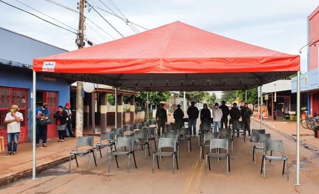 10° Regimento de Cavalaria Mecanizado de Bela Vista instalam tendas nas imediações da Lotérica em Antonio João