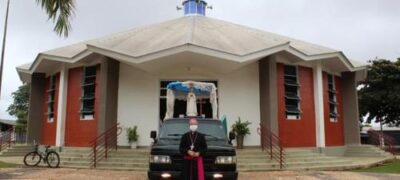 Em tempo de Pandemia, o Bispo de Jardim, visita as ruas com imagem de Nossa Senhora de Fátima