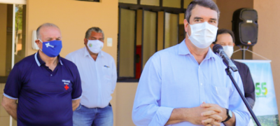 Eduardo Riedel participa do Governo Presente em assinatura de convênio e visita de obras em Caracol