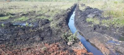 Polícia Militar Ambiental de Jardim autua assentado por construir drenos ilegalmente em área de várzea para atividade agrícola