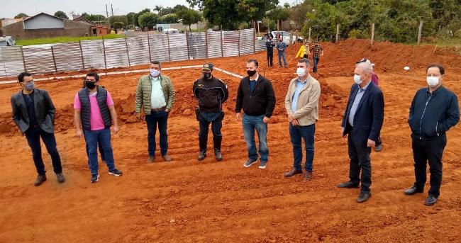 Em Jardim, Governo do Estado e Sanesul entregam obras de esgotamento sanitário