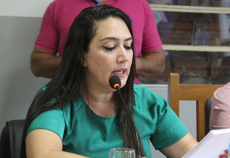 Vereadora Fabrizia Tinoco tem 3 requerimentos aprovados