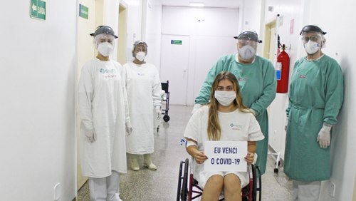 Paciente do Hospital Regional de Ponta Porã (MS) recebe alta após 11 dias de internação para tratar Covid-19