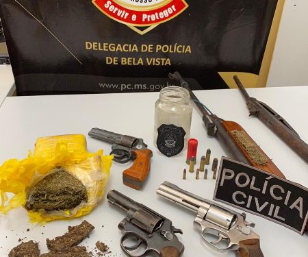 Policia Civil de Bela Vista aprende quatro armas de fogo, drogas e dois indivíduos em flagrante