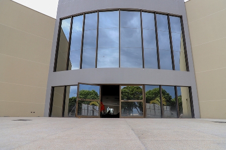 Nova Andradina inaugura na segunda moderno Centro de Convenções