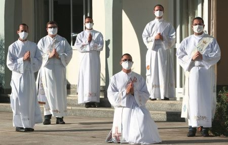 Levantamento aponta 415 padres diocesanos com covid-19 em todo o território brasileiro