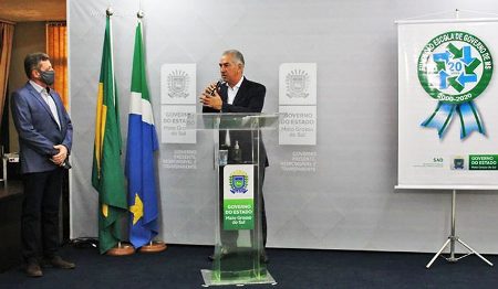 Governador anuncia pagamento de outubro e diz que servidor pode escolher data do 13°