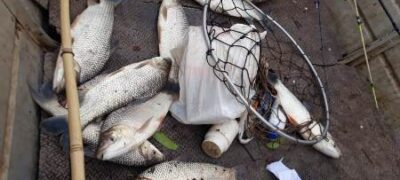 PMA de Coxim prende e autua pescador profissional por pesca predatória e apreende pescado, barco e motor de popa