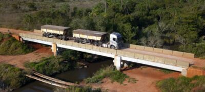 Em Jardim, governo leva infraestrutura urbana e pontes para escoar produção