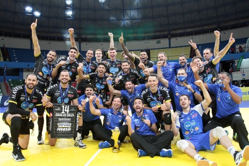 Em final de “tirar o fôlego”, Taubaté vence a Supercopa de Vôlei e Guanandizão é reinaugurado em grande estilo