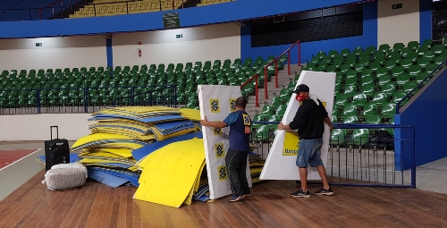 CBV inicia montagem de piso oficial no Guanandizão para a Supercopa de Vôlei
