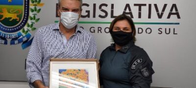 ALEMS homenageia primeira mulher a chegar ao posto de coronel na PM de MS