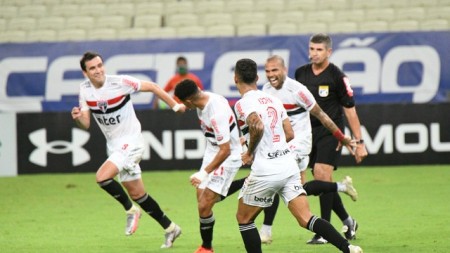 Luciano brilha, e São Paulo vence o Fortaleza de virada no Castelão