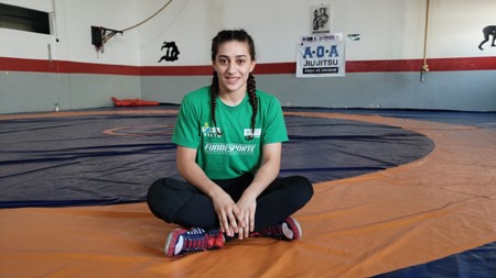 Bolsista da Fundesporte é convocada à seleção brasileira de luta olímpica para treinamento na Europa