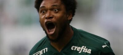 Artilheiro do Palmeiras no ano, Luiz Adriano vira braço direito de Abel