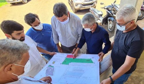 Eduardo Riedel vistoria obras de modernização da região norte em Sonora e Coxim