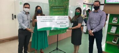 Sicredi Centro-Sul MS entrega prêmio a associada de Mundo Novo ganhadora no sorteio do Seguro de Vida