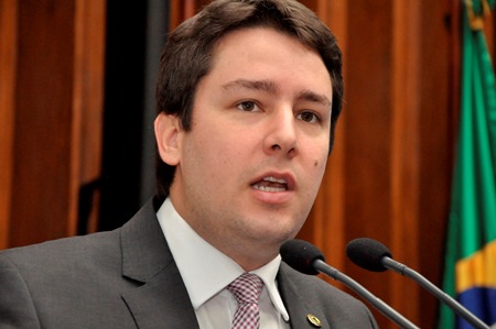 Deputado solicita prioridade para vacinação de idosos acima de 80 anos