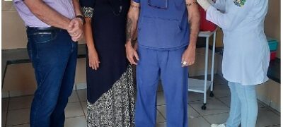 Médico de 57 anos é o primeiro a ser vacinado contra a Covid-19 em Caracol