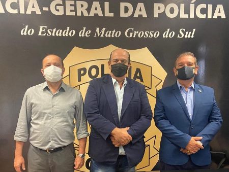 Delegado Geral recebe delegado de polícia aposentado e atual vereador em Bela Vista para tratar sobre segurança pública