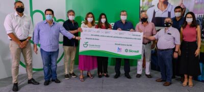 Sicredi Centro-Sul MS entregadoação para Hospital de Amor em Dourados