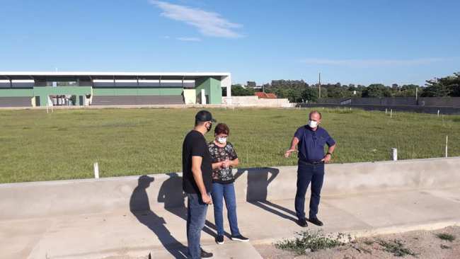 Prefeito Neco Pagliosa visita obras em andamento do Estadio Harnetão