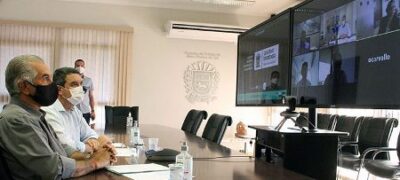 Com banco internacional, Reinaldo Azambuja discute projetos de desenvolvimento para MS